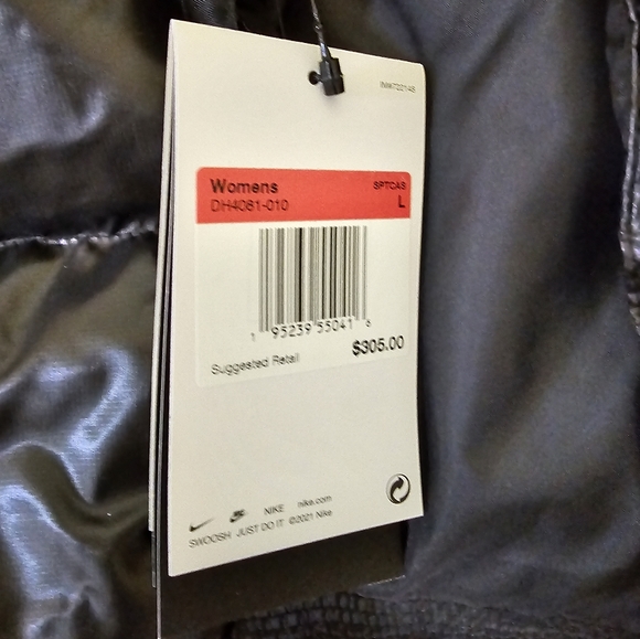 Nike Women's Sportswear Therma- FIT City Hooded Parka, size L - Picture 5 of 13